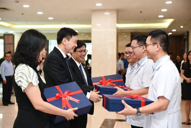 Quà tặng Hội nghị Khoa học Y khoa