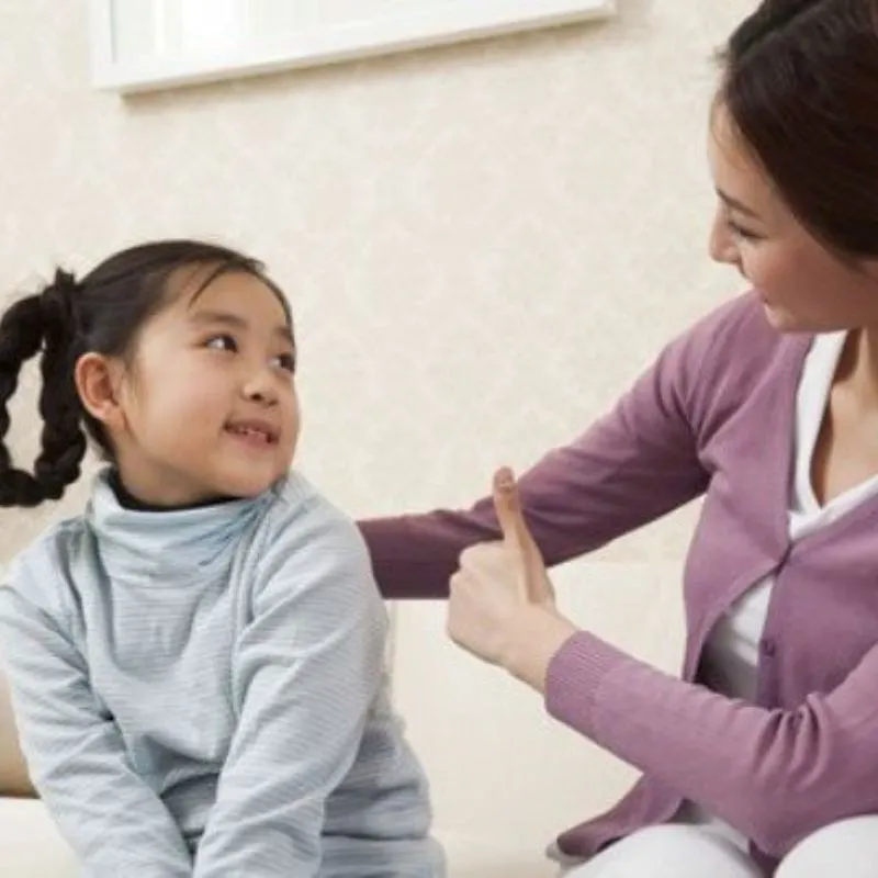 Cha mẹ nên tập trung giáo dục trẻ về kiến thức và kỹ năng cuộc sống