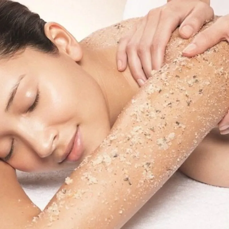 Tẩy tế bào chết toàn thân định kỳ