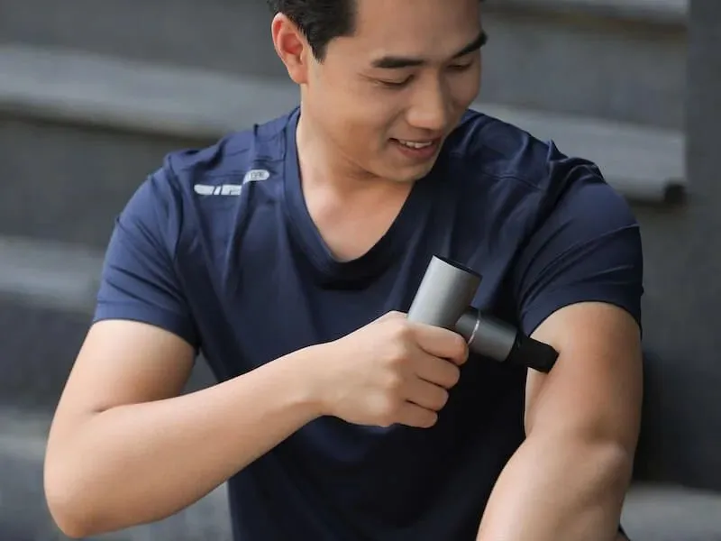 Massage giúp cơ bắp thư giãn 