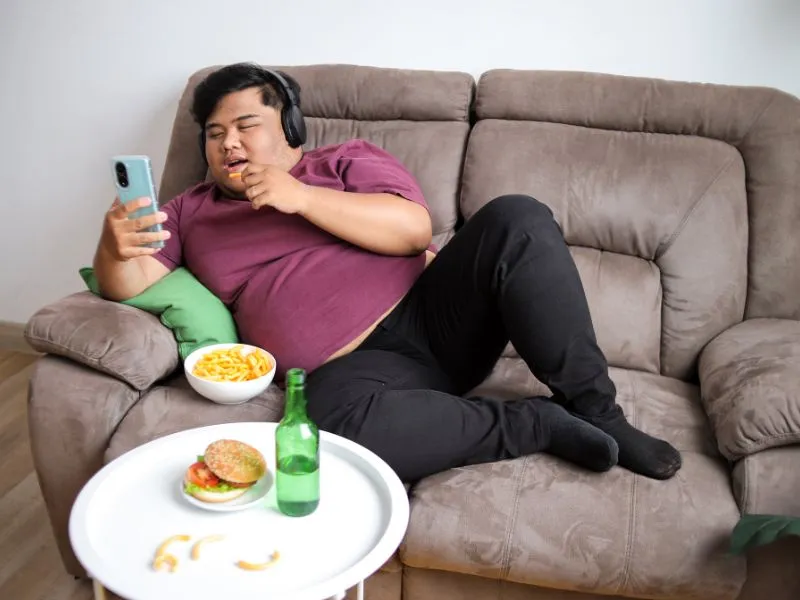 Rất nhiều nguyên nhân dẫn đến tích tụ mỡ bụng