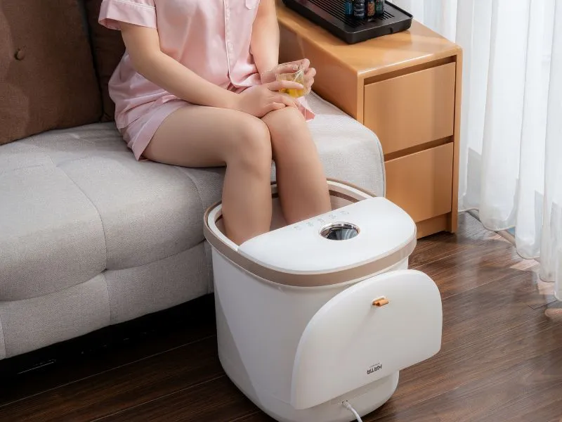 Sử dụng máy massage chân sau khi lái xe