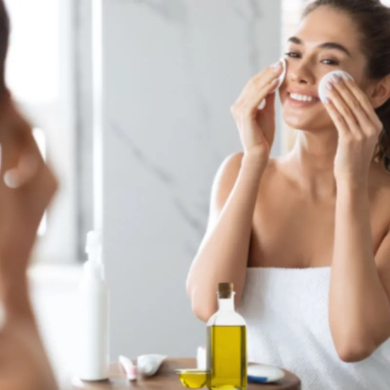 Rửa mặt bằng dầu oliu
