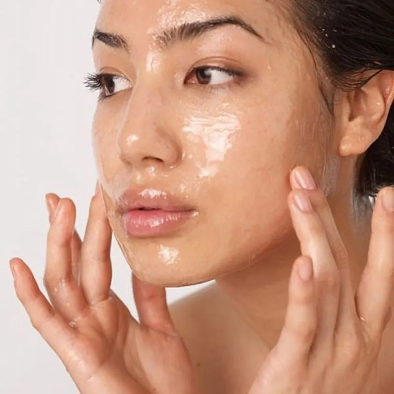 Da dầu là loại da cần được chăm sóc đầy đủ