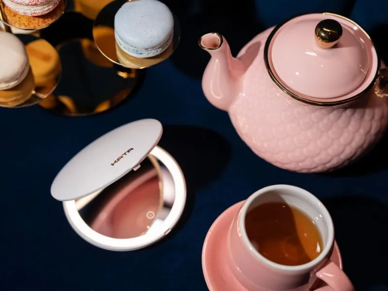 Ánh sáng LED chuẩn và hạn chế lệch tone makeup