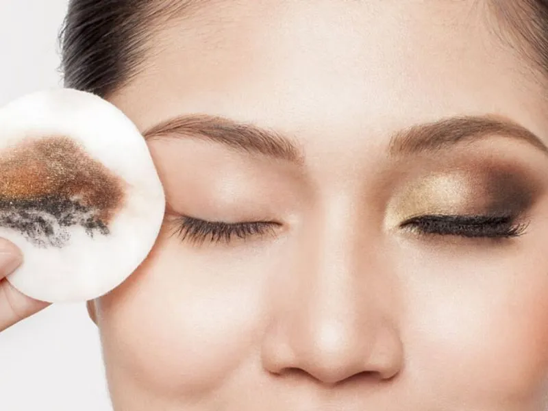 Không làm sạch da kỹ trước khi sử dụng