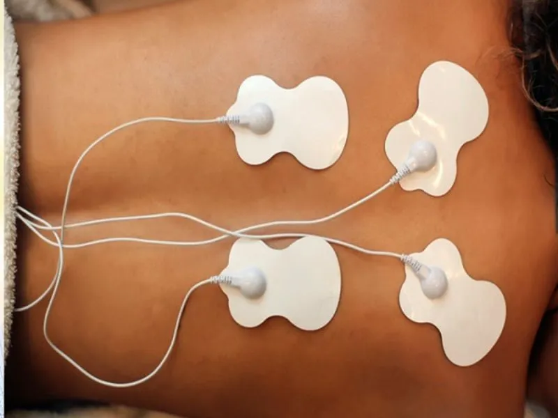 Làm sạch vùng da cần massage