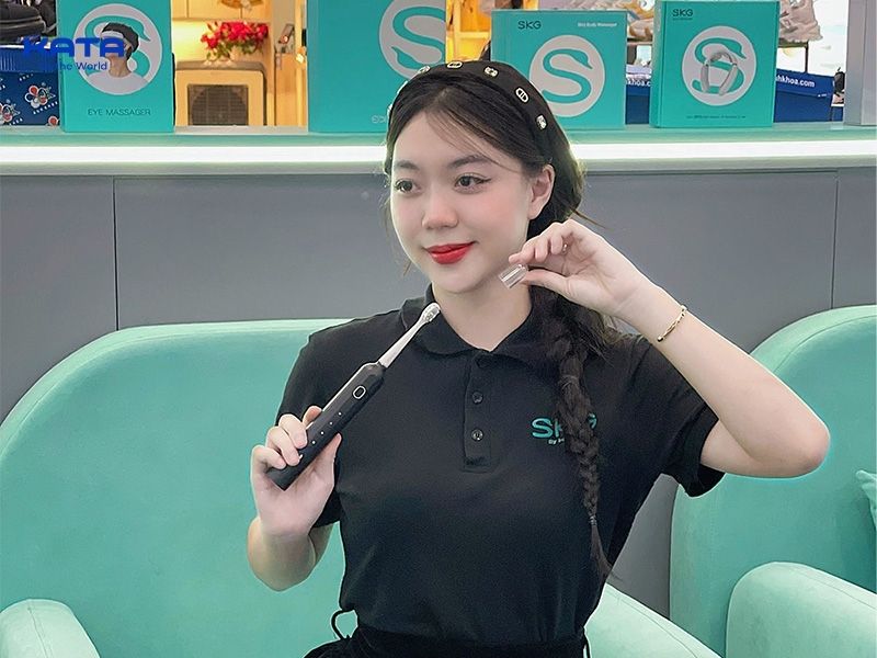 Bạn nên thay đầu bàn chải điện định kỳ 3 tháng/lần, luôn chải răng với lực nhẹ nhàng theo góc 45 độ