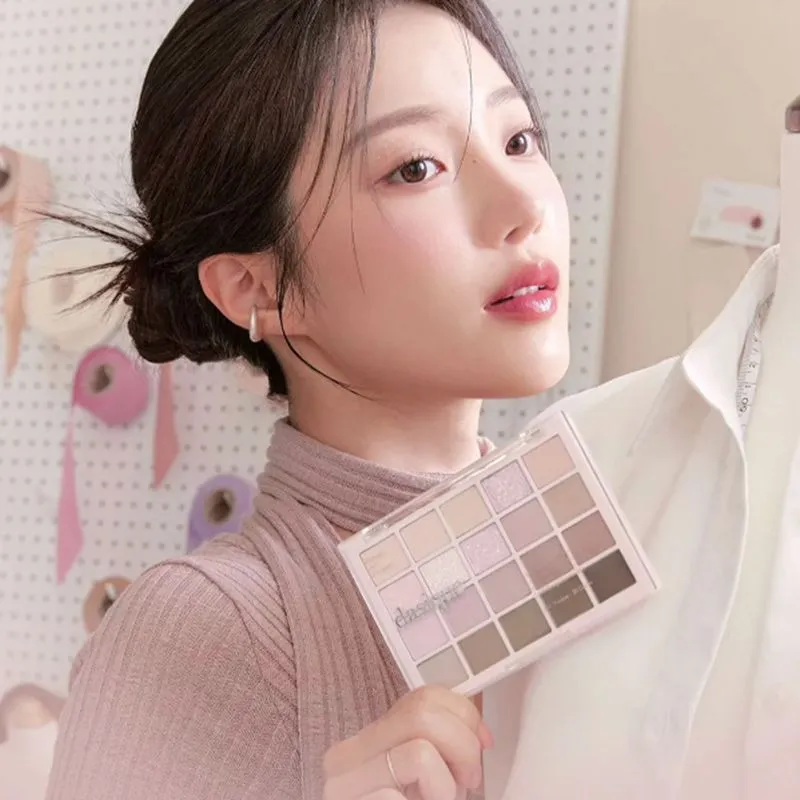 Màu mắt pastel và shimmer nhẹ