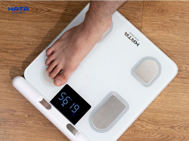 Cân cùng một thời điểm trong ngày sẽ cho số chính xác, tương đương nhau