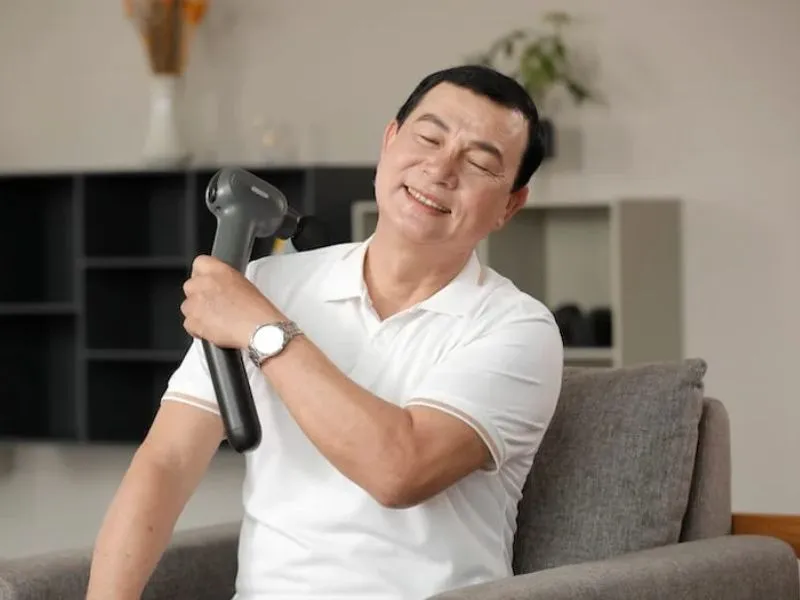 Sử dụng các thiết bị massage để hỗ trợ sức khỏe