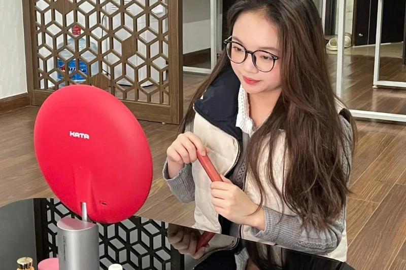 Tinh chỉnh tiện ích của gương led trang điểm KATA Miro O2 giúp bạn tỏa sáng mọi nơi