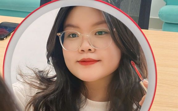 Gương Led trang điểm là lựa chọn thích hợp để tặng các bạn nữ