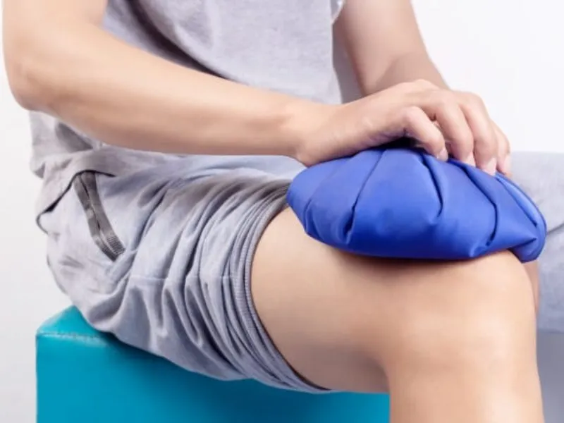 Chườm lạnh giảm đau