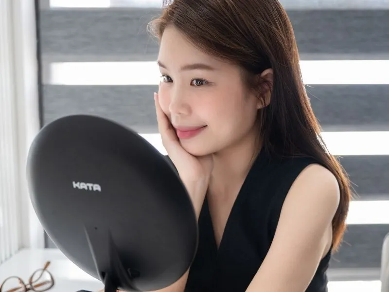 Gương LED trang điểm và gương thường khác nhau ra sao