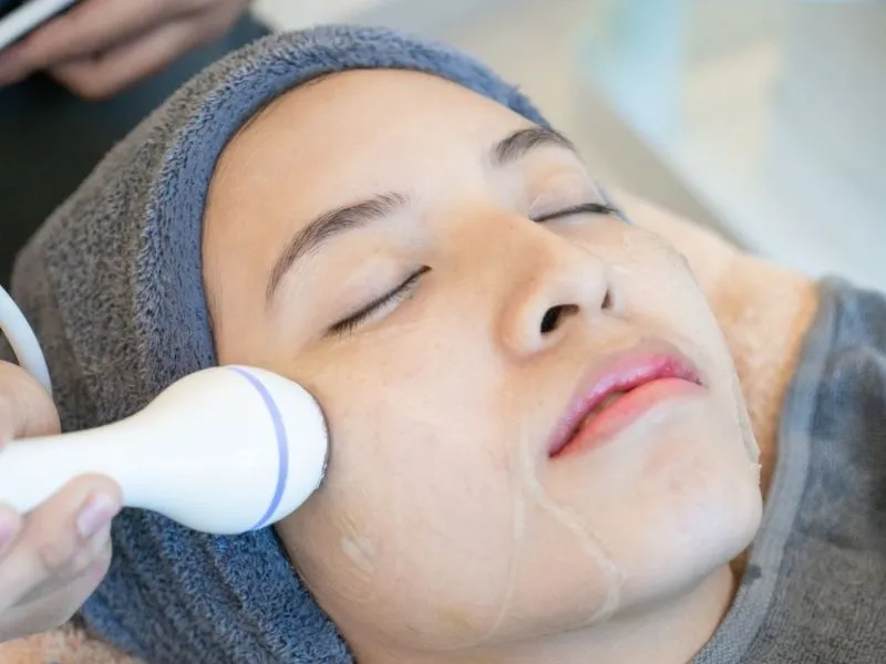 Tinh chất nào nên được sử dụng vào phương pháp điện di