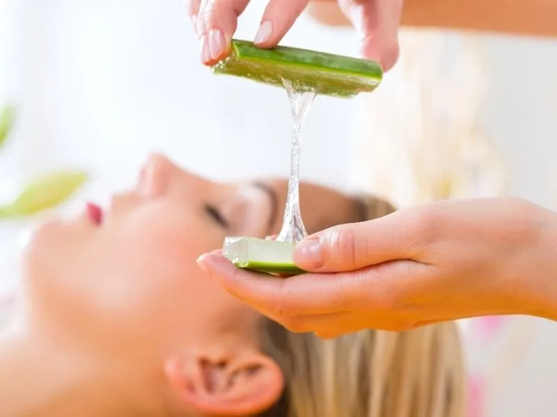 Cách dưỡng ẩm da mặt tự nhiên bằng nha đam