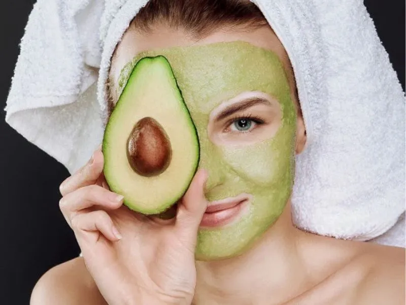 Cách dưỡng ẩm da mặt tự nhiên bằng quả bơ 