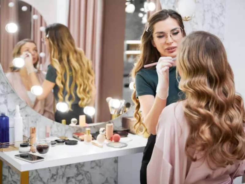 Makeup artist thường yêu thích các loại đèn bóng tròn