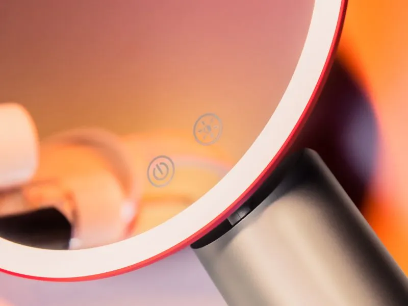 Gương led sở hữu cảm ứng chạm thông minh