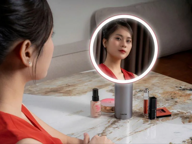Gương cung cấp ánh sáng tự nhiên