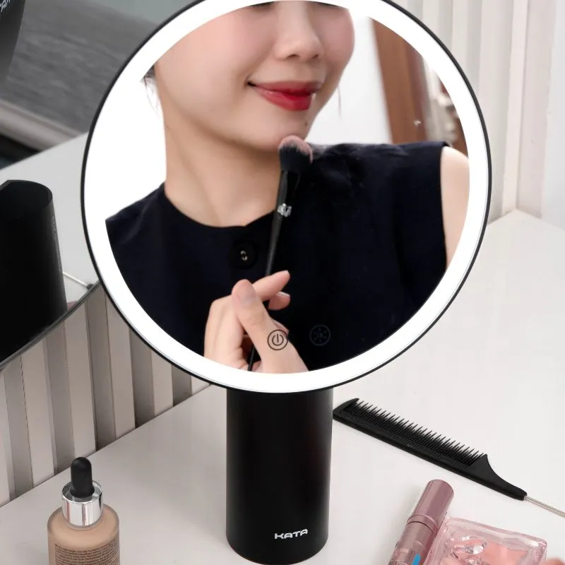 Dễ căn chỉnh đường kẻ mắt, chân mày và son môi