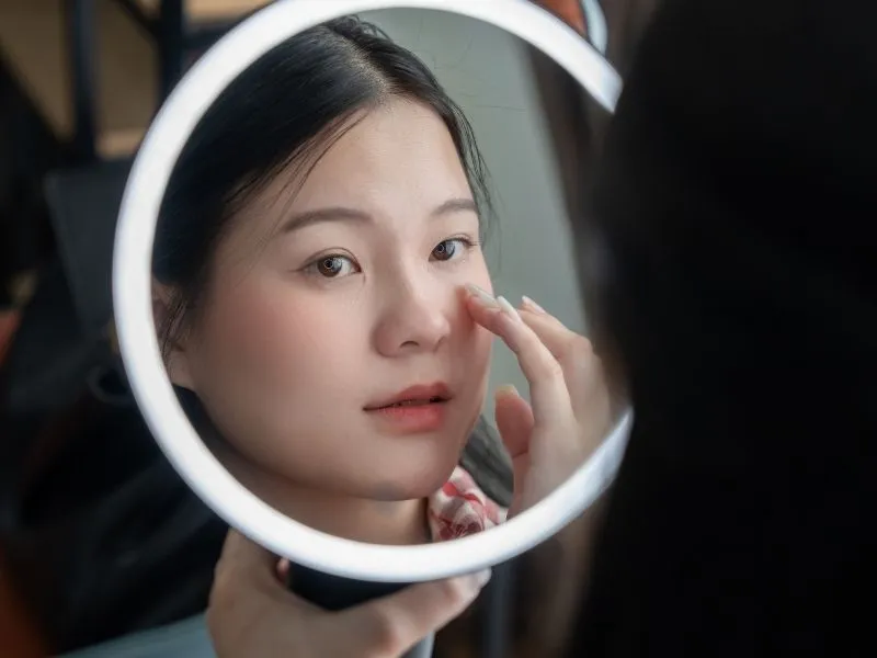 Gương led KATA Miro O2 sở hữu mặt gương sắc nét