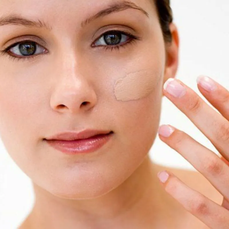 Làm mịn bề mặt da, che lỗ chân lông