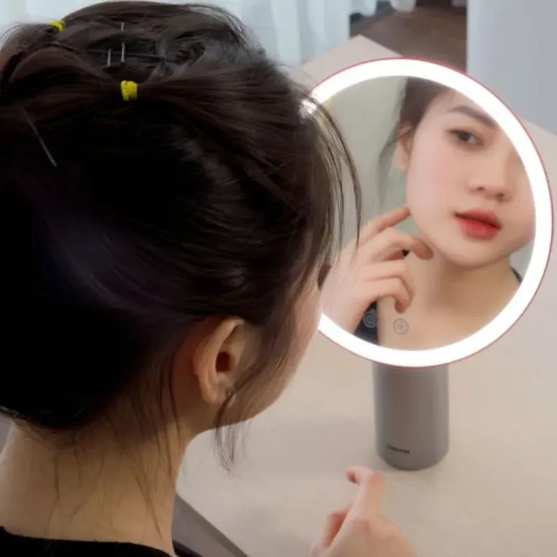 Ánh sáng trung thực giúp trang điểm chính xác