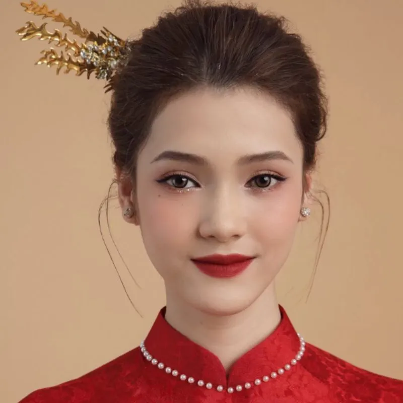 Kiểu make up ăn hỏi cổ điển sang trọng 