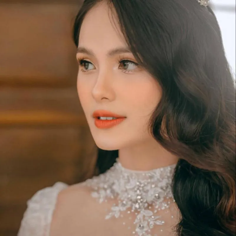 Makeup cô dâu tone cam san hô