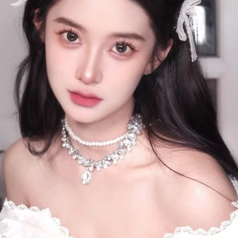 Makeup cô dâu Trung Hoa nhẹ nhàng, trong trẻo