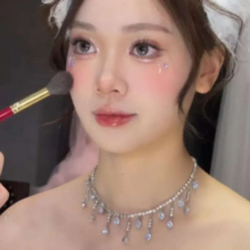Trang điểm makeup tone cô dâu Douyin
