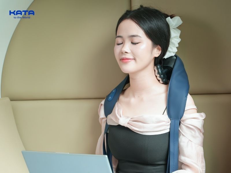 Máy massage để hỗ trợ giải bó cơ, giảm cảm giác đau mỏi 