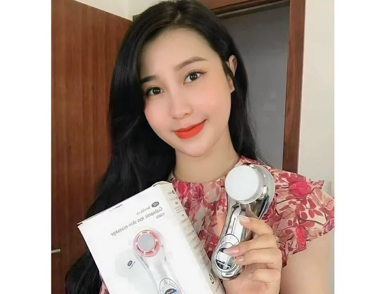 Máy điện di đẩy tinh chất cầm tay mtc skin&body