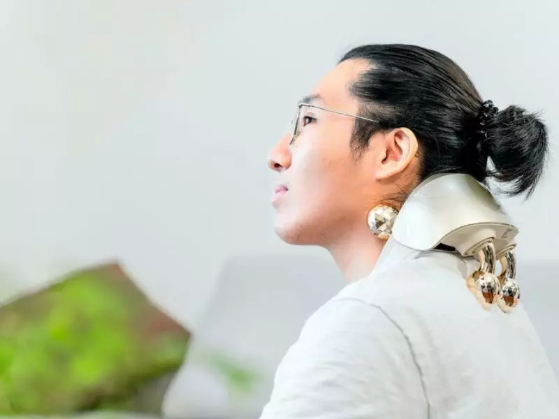 Máy massage cổ SKG là sản phẩm chuyên dụng dành cho vùng cổ, vai gáy