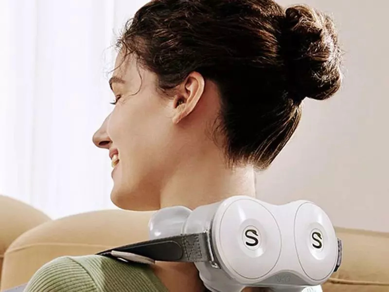 Máy massage cổ SKG làm giảm đau mỏi vai gáy hiệu quả