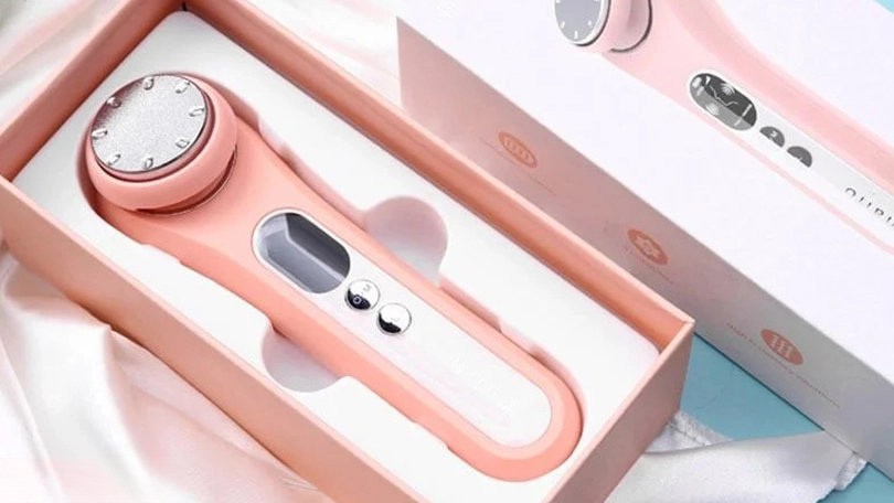 Máy massage đẩy tinh chất nâng cơ mặt Halio Ion Hot & Cool Coral