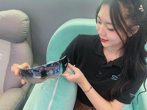 Máy mát xa giúp giảm khô mắt