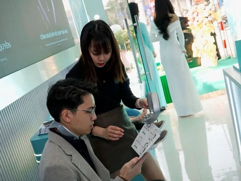 Tại sao cần lựa chọn thương hiệu uy tín khi mua gương trang điểm để bàn ở TP. Hồ Chí Minh