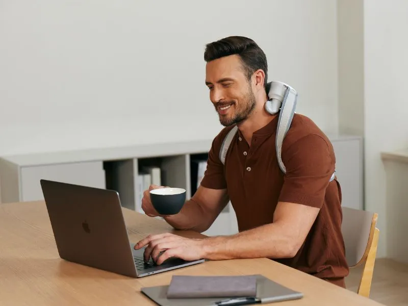 Máy massage cổ vai gáy SKG H7 Max