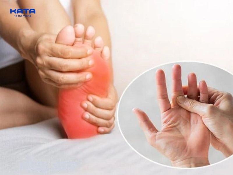Xoa bóp nhẹ nhàng sẽ giúp giảm tê chân