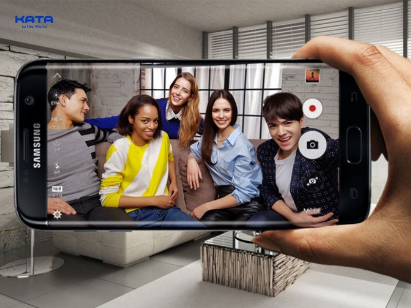 Góc chụp khác nhau sẽ khiến gương mặt của bạn khác