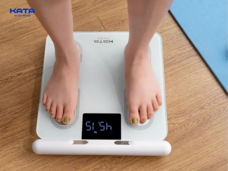 Theo dõi tiến trình bằng cân sức khỏe điện tử