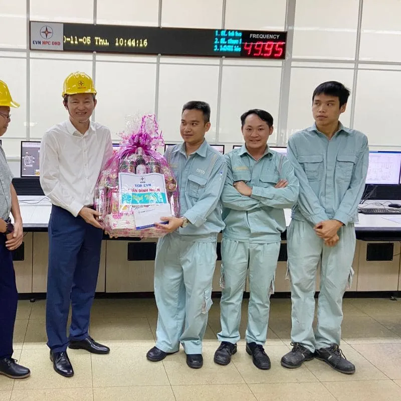 Hướng dẫn chọn quà tặng cho nhân viên kỹ sư tự động hóa phù hợp