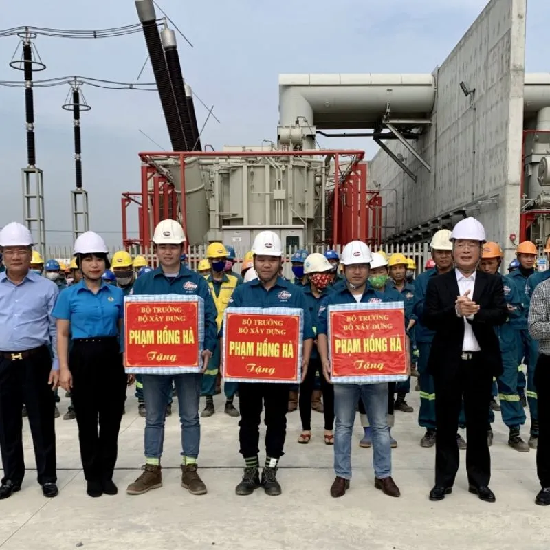 Vì sao nên tặng quà cho kỹ sư xây dựng?