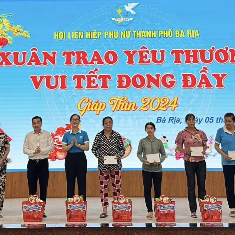 Ý nghĩa quà tặng dành cho Hội Phụ Nữ