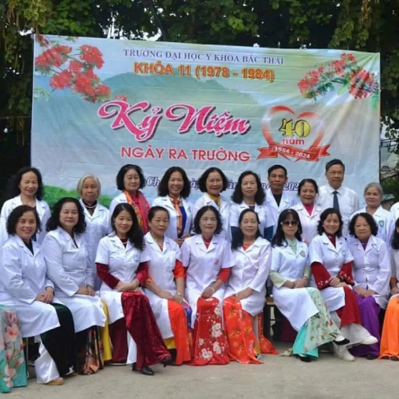 Quà tặng ngày kỷ niệm ra trường