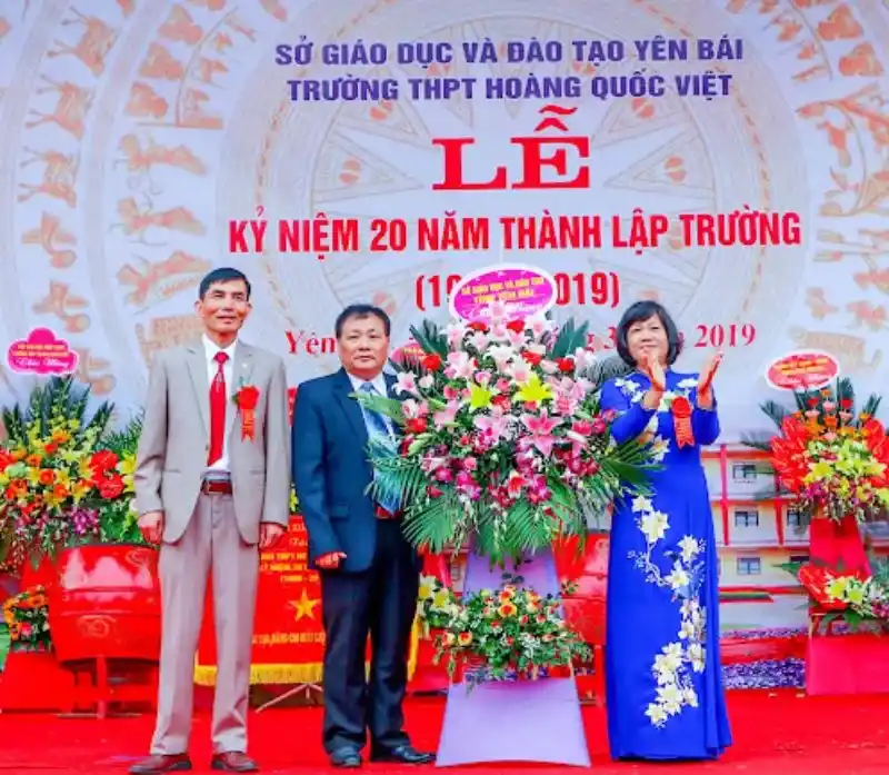 Vì sao cần chuẩn bị quà tặng ngày kỷ niệm thành lập trường?