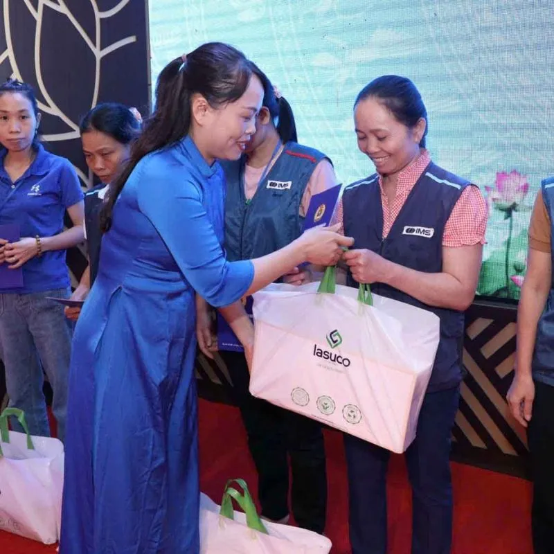 Quà tặng ngày Quốc tế Lao Động: Ý nghĩa và tinh thần tri ân